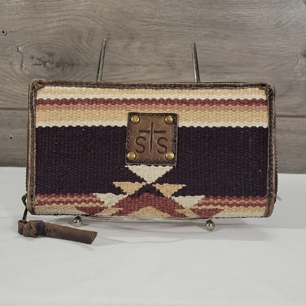STS Ranchwear Southwestern Stripe Tapestry Leather Zip Around Wallet